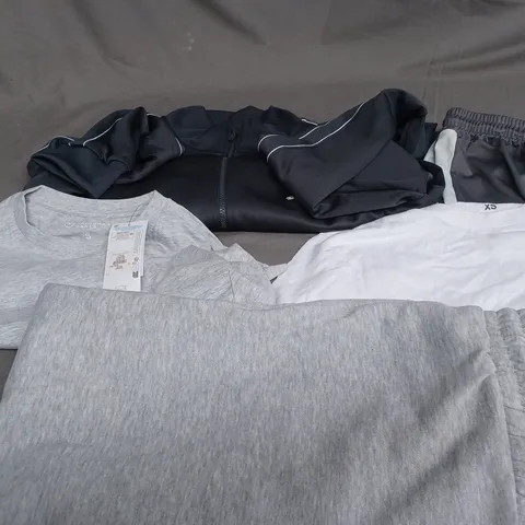 BOX OF APPROXIMATELY 20 ASSORTED CLOTHING ITEMS TO INCLUDE - T-SHIRT , JOGGER , SHORTS ETC