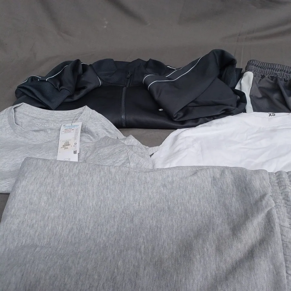 BOX OF APPROXIMATELY 20 ASSORTED CLOTHING ITEMS TO INCLUDE - T-SHIRT , JOGGER , SHORTS ETC