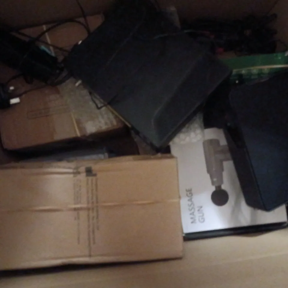 APPROXIMATELY 15 ASSORTED ELECTRICAL ITEMS TO INCLUDE MASSAGE GUN, ROUTERS, EXTENSION LEAD BLOCK, ETC - COLLECTION ONLY