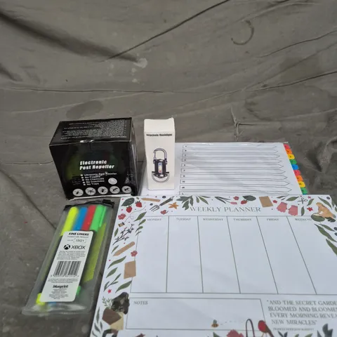 APPROXIMATELY 15 ASSORTED HOUSEHOLD ITEMS TO INCLUDE WEEKLY PLANNERS, ELECTRONIC PEST REPELLER AND COLOURED PENS
