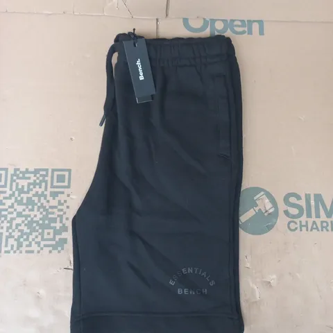 BENCH SWEAT SHORTS IN BLACK SIZE XL