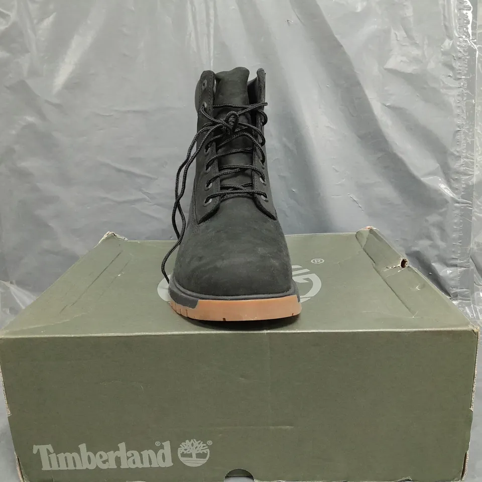 BOXED PAIR OF TIMBERLAND ANKLE BOOTS IN BLACK SIZE UK 10