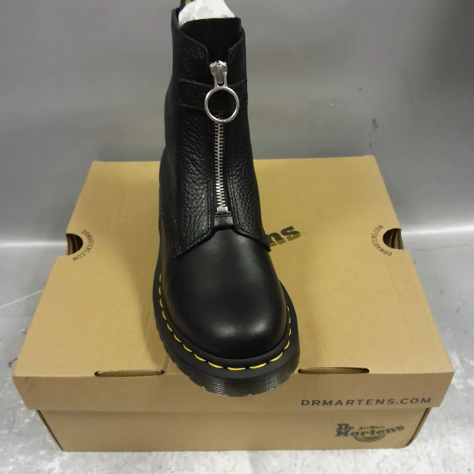 BOXED PAIR OF DR MARTENS PASCAL FRONT ZIP BOOTS IN BLACK SIZE UK 4