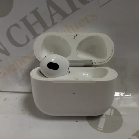 APPLE AIRPODS 3RD GEN - WHITE