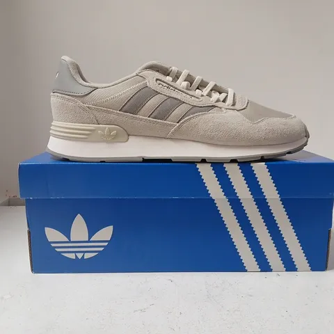 BOXED PAIR OF ADIDAS TREZIOD 2 TRAINERS IN GREY SIZE UK 9