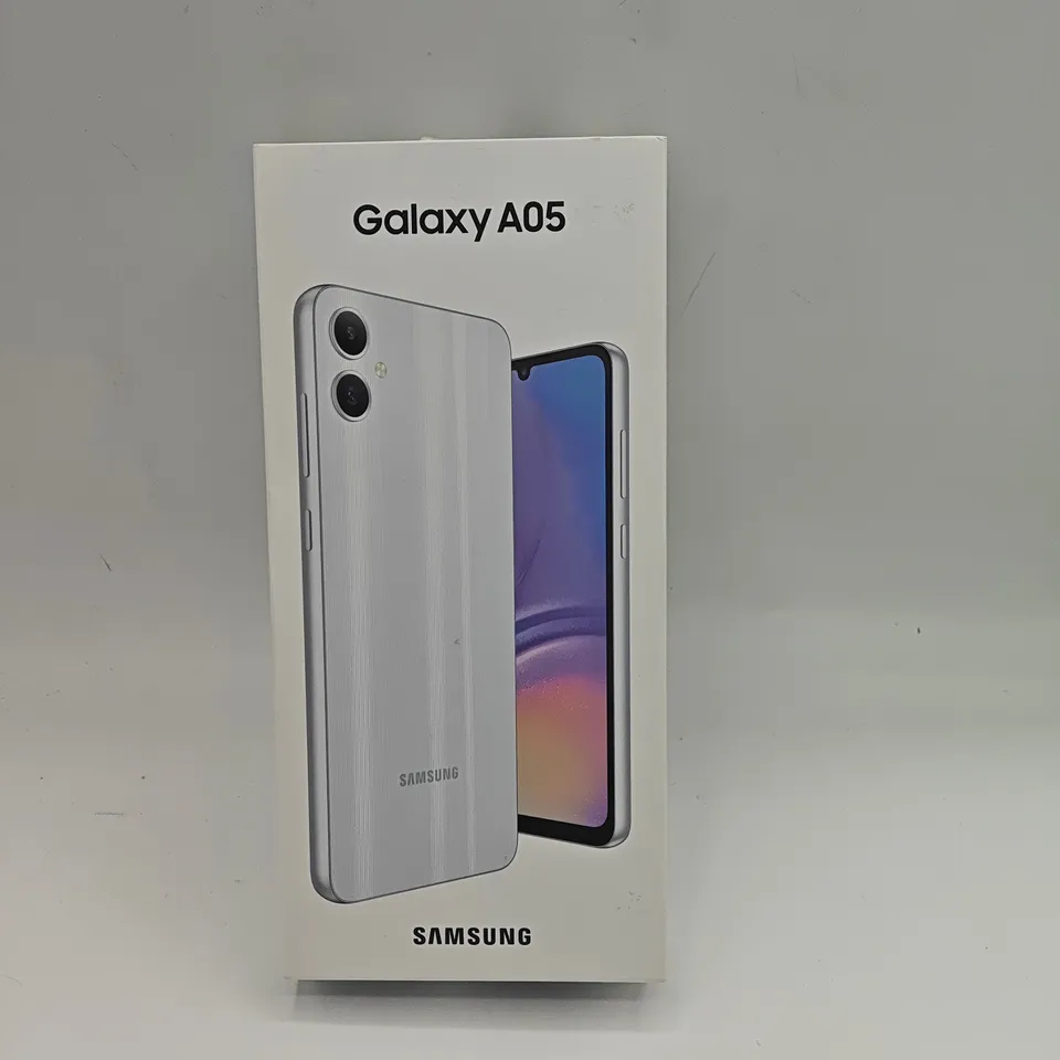 BOXED SAMSUNG GALAXY A05 4/128GB IN SILVER - SM-A055F