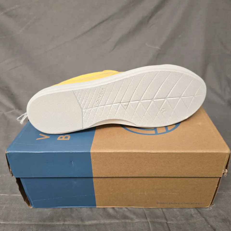BOXED PAIR OF VIONIC BEACH VENICE SLIP ONS IN YELLOW - 6.5