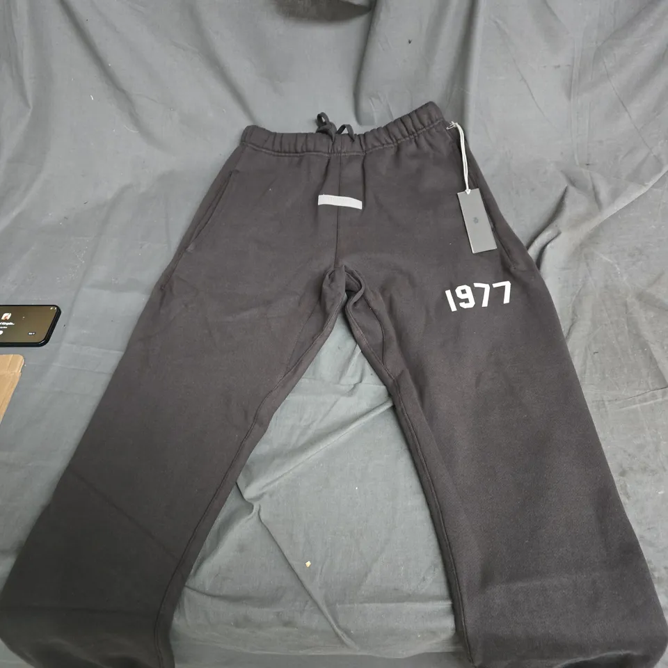 ESSENTIALS GREY JOGGERS – SIZE XS