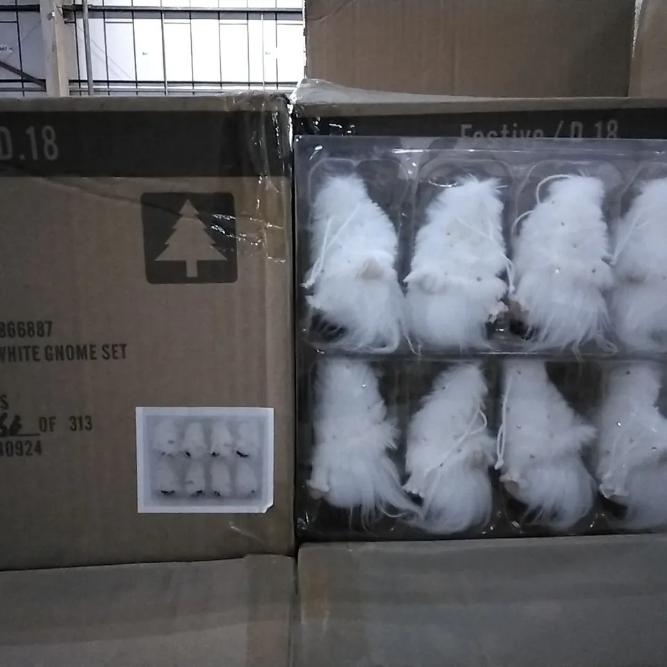 PALLET CONTAINING APPROXIMATELY 100 6-PACK BOXES OF 8-PIECE WHITE GNOME DECORATION SETS