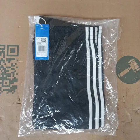 BAGGED ADIDAS FB SHORTS IN BLACK/WHITE SIZE UK LARGE