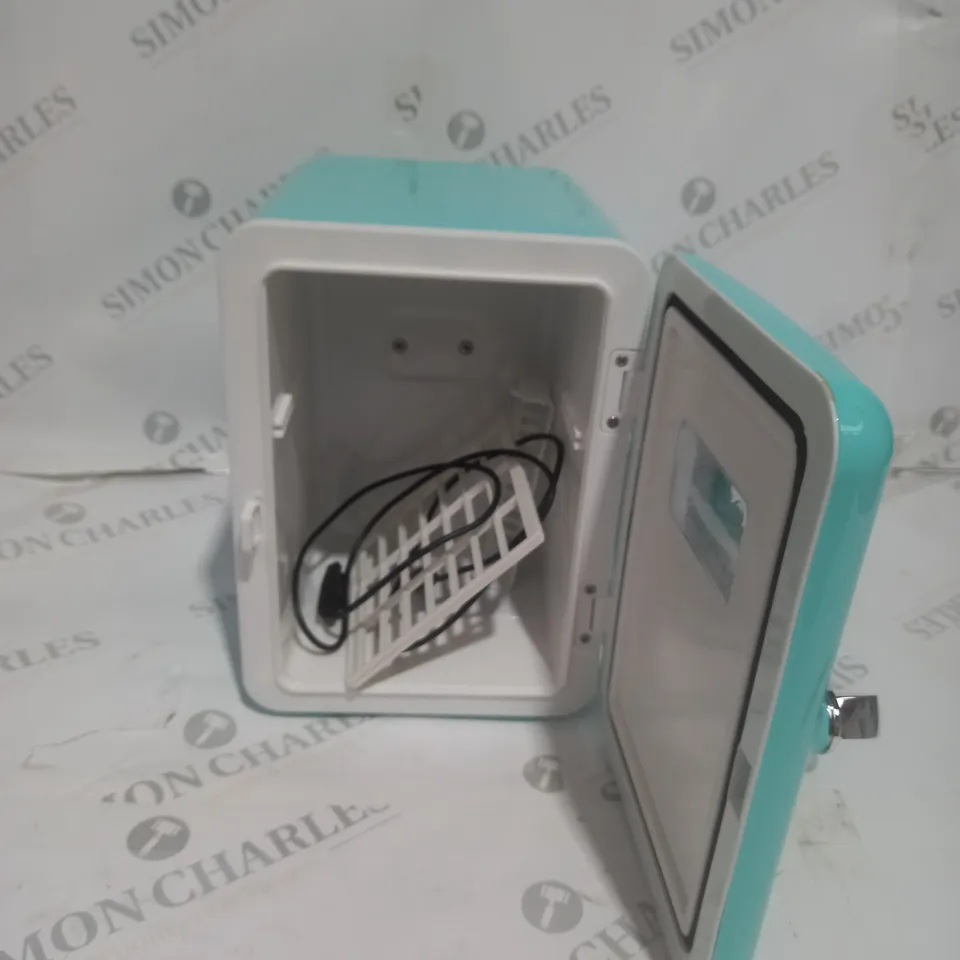 BOXED SO CHILL MINI FRIDGE IN TEAL RRP £44.99