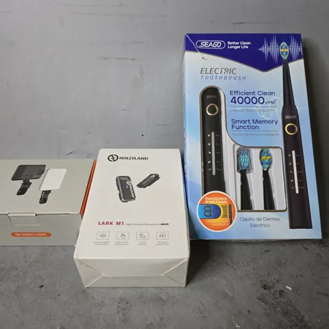 APPROXIMATELY 7 ASSORTED ITEMS TO INCLUDE - SEAGO ELECTRIC TOOTHBRUSH , HOLLYLAND LARK M1 ETC