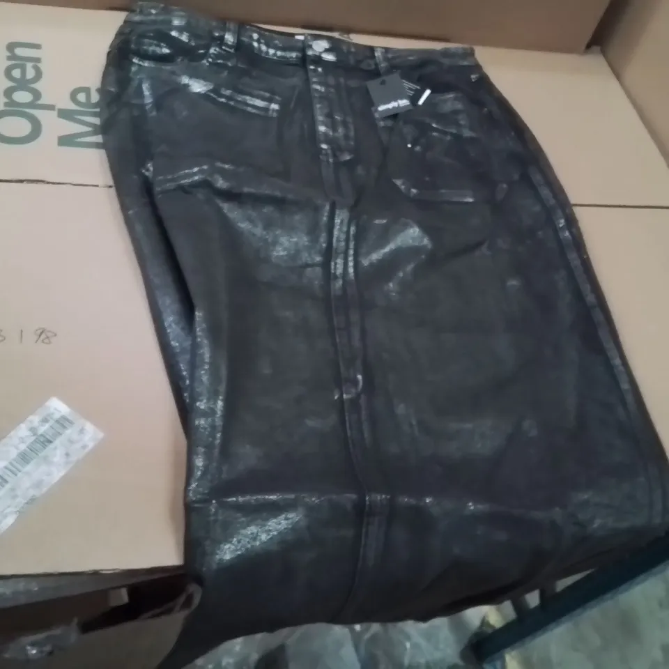 BOXED BRAND NEW APPROXIMATELY 14 SIMPLY BE A LINE MAXI SKIRT BLACK/SILVER SIZE 20
