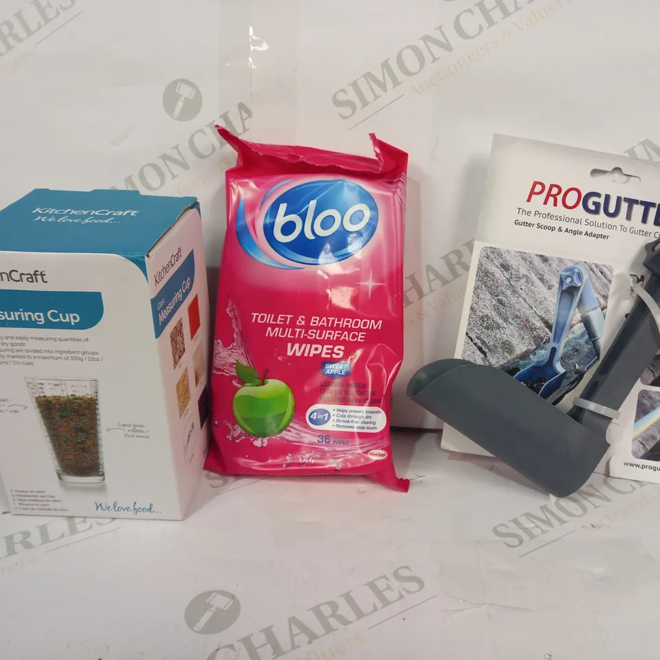 LOT OF APPROXIMATELY 8 ASSORTED HOUSEHOLD ITEMS TO INCLUDE PROGUTTER, BLOO MULTI-SURFACE WIPES, KITCHENCRAFT MEASURING CUP, ETC