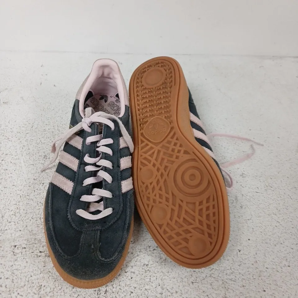 ADIDAS SAMBA-STYLE SNEAKERS – DARK GREEN WITH PINK TRIM (UK 6 1/2) (WOMEN)