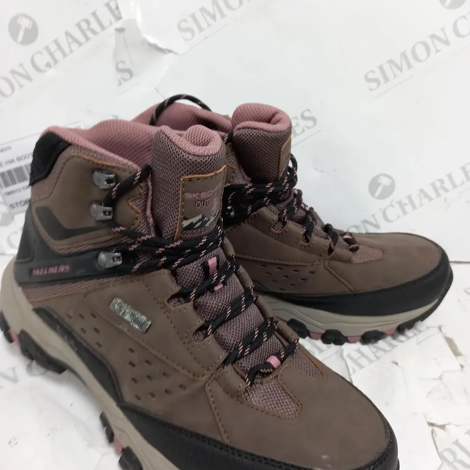 SKECHERS CHOCOLATE HIKING BOOTS SIZE 5.5