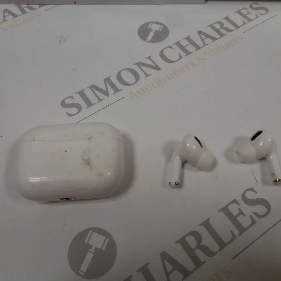 UNBOXED WIRELESS EARBUDS WITH CHARGING CASE WHITE 