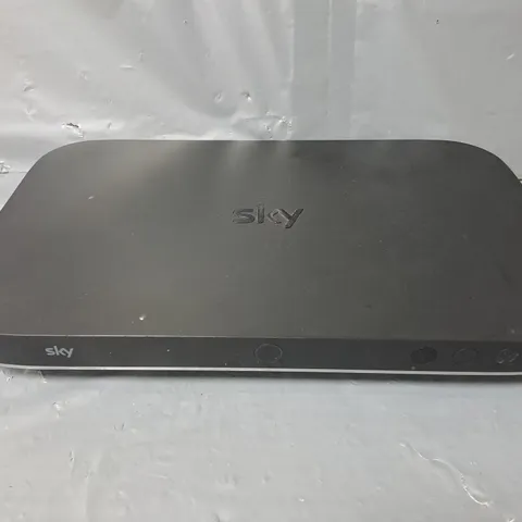 BOXED SKY Q BOX ES240 2TB SATELLITE RECEIVER