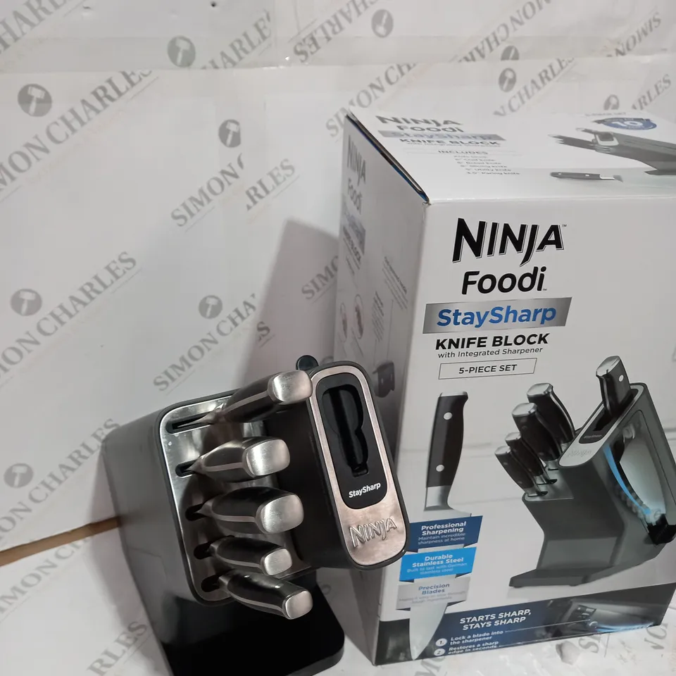 BOXED NINJA FOODI STAYSHARP 5 PIECE KNIFE BLOCK WITH INTEGRATED SHARPENER K32005UK