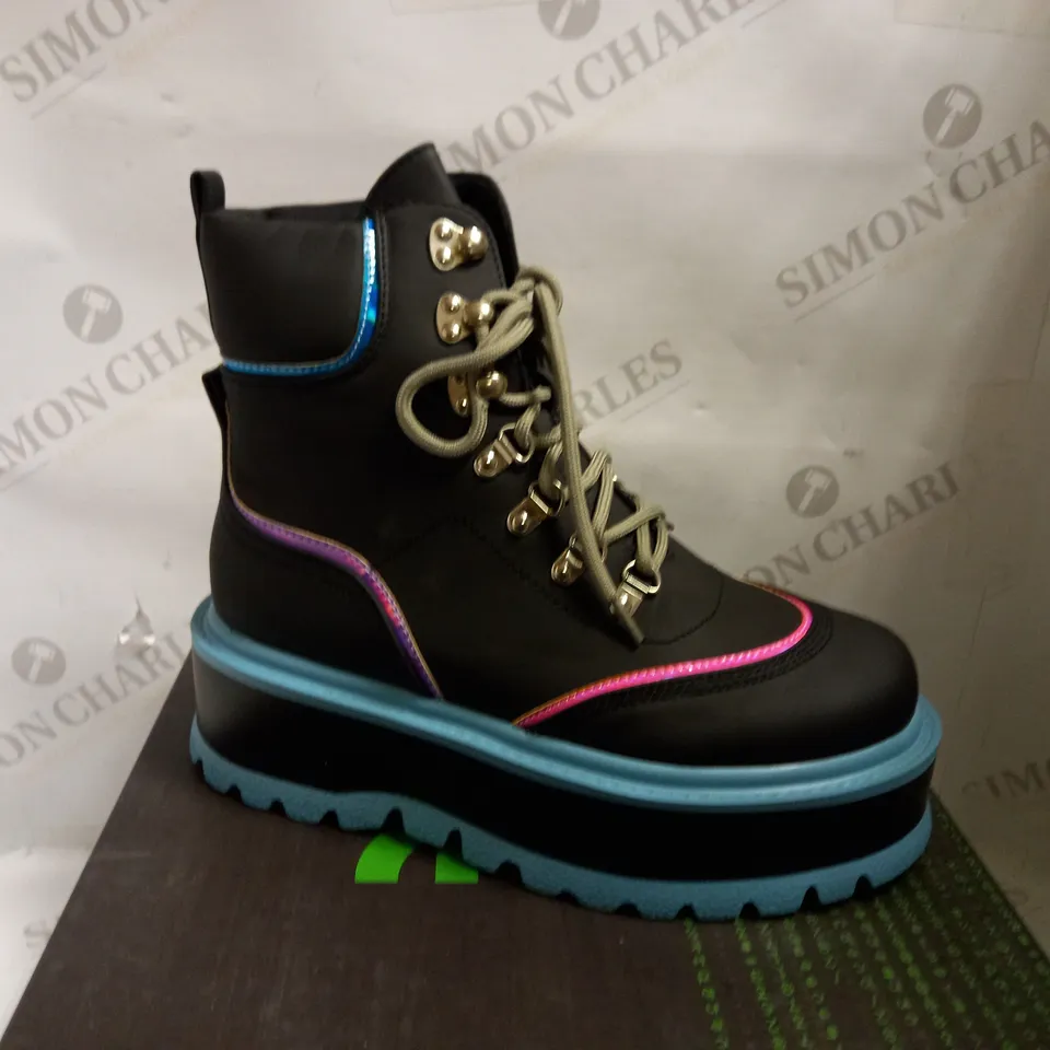 KOI VEGAN SPECTRE FLASH MATRIX BOOTS - BLACK/MULTI SIZE 6