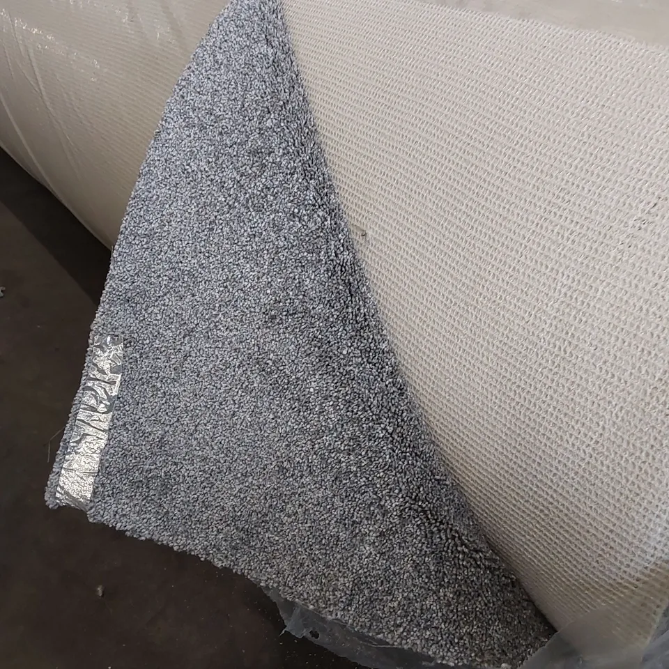 ROLL OF QUALITY CHARM REVIVAL AB CARPET // SIZE: APPROX 4 X 29m