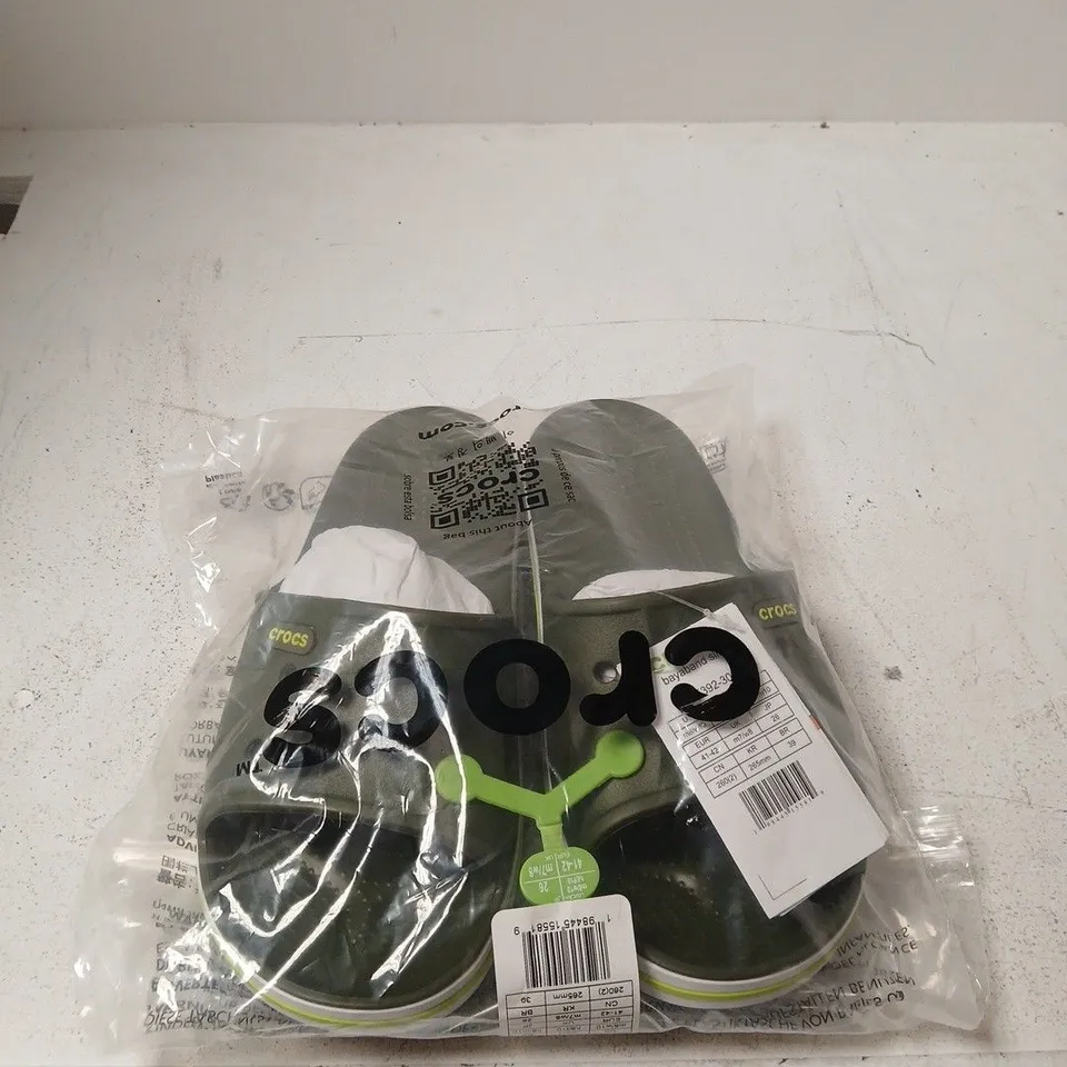 BAGGED CLASSIC CROC FLIP FLOPS - SIZE M7/W8