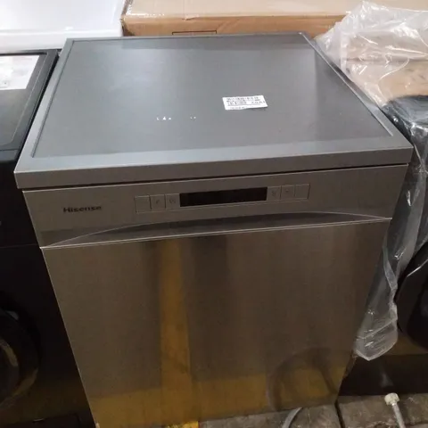 HISENSE HS6223E90XUK SLIMLINE 10 FREESTANDING DISHWASHER - SILVER