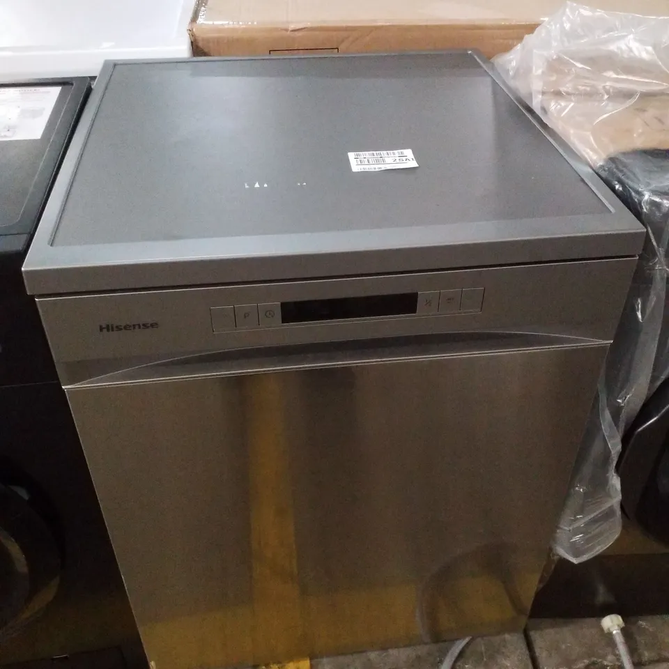 HISENSE HS6223E90XUK SLIMLINE 10 FREESTANDING DISHWASHER - SILVER