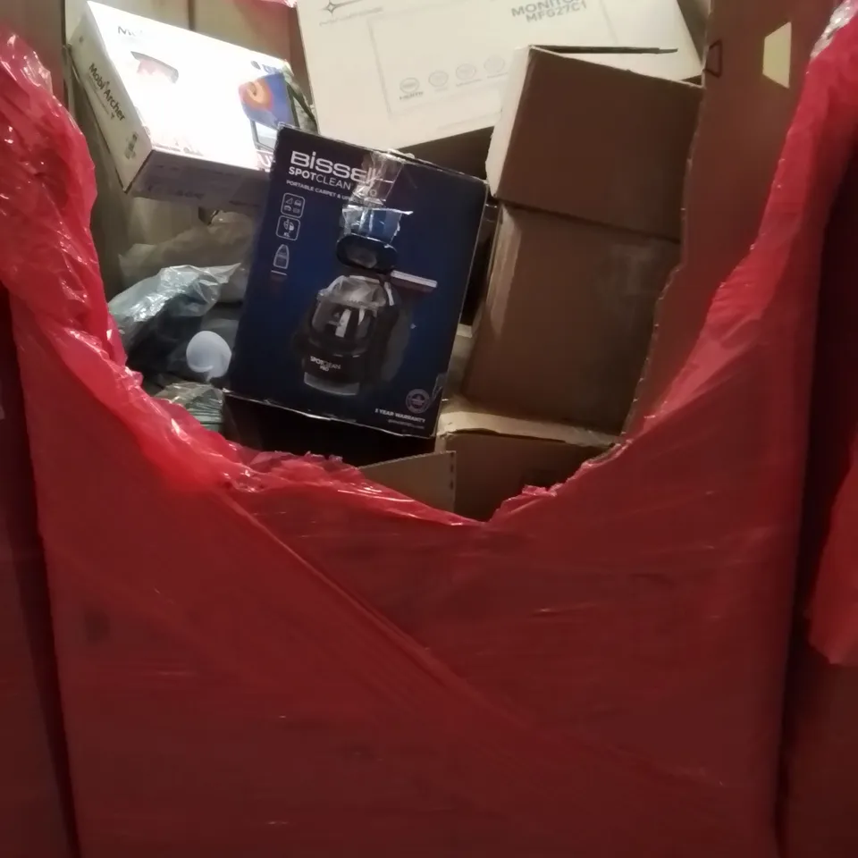 PALLET CONTAINING VARIOUS ASSORTED BOXED HOUSEHOLD ITEMS TO INCLUDE: STEAM CLEANER, AXE THROWING GAME, PC MONITOR AND LOTS MORE UNMARKED BOXED ITEMS 