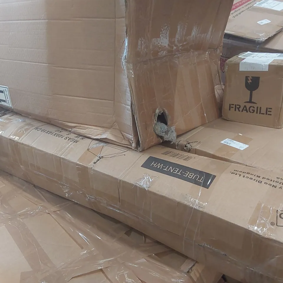 PALLET CONTAINING A LARGE QUANTITY OF ASSORTED FURNITURE PARTS ECT