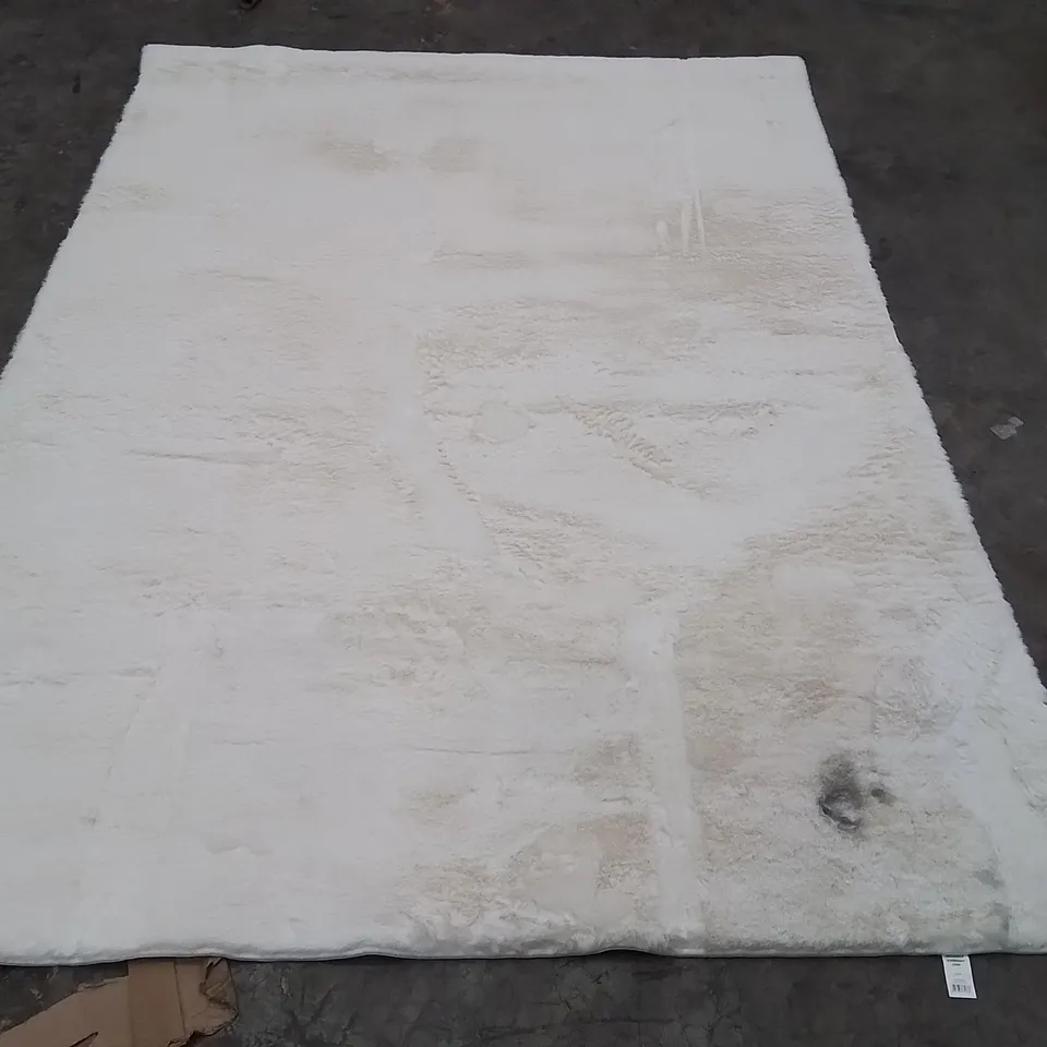 QUALITY DESIGNER AREA RUG - APPROXIMATELY 230X160CM