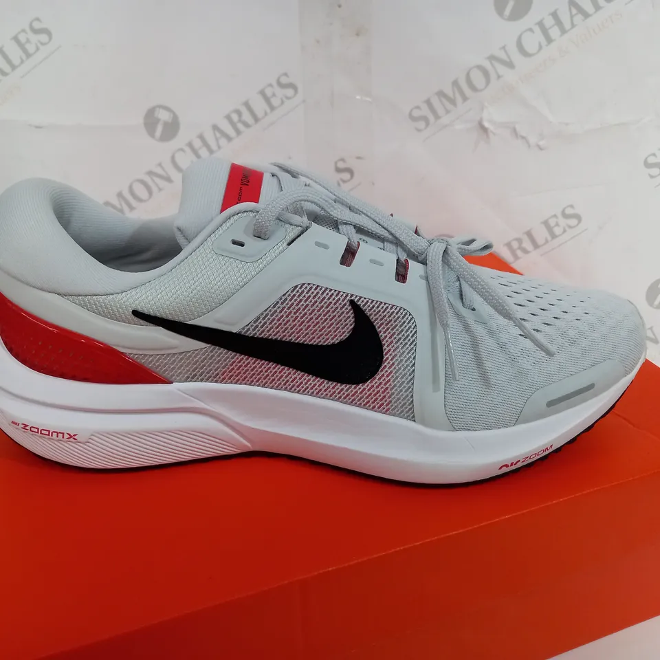 BOXED PAIR OF NIKE AIR ZOOM VOMERO 16 GREY TRAINERS SIZE 7.5 