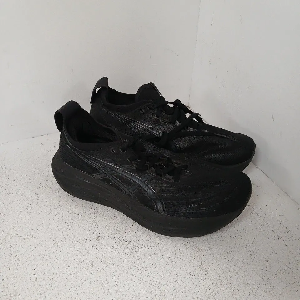 ASICS RUNNING SHOES – BLACK, PAIR (UK 8)