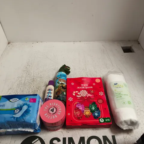 APPROXIMATELY 15 ASSORTED BEAUTY PRODUCTS INCLUDING SENCE FACE MASK BOOK, BAYLIS & HARDING BATH BUBBLES AND BOOTS BABY ORGANIC LARGE COTTON WOOL PADS