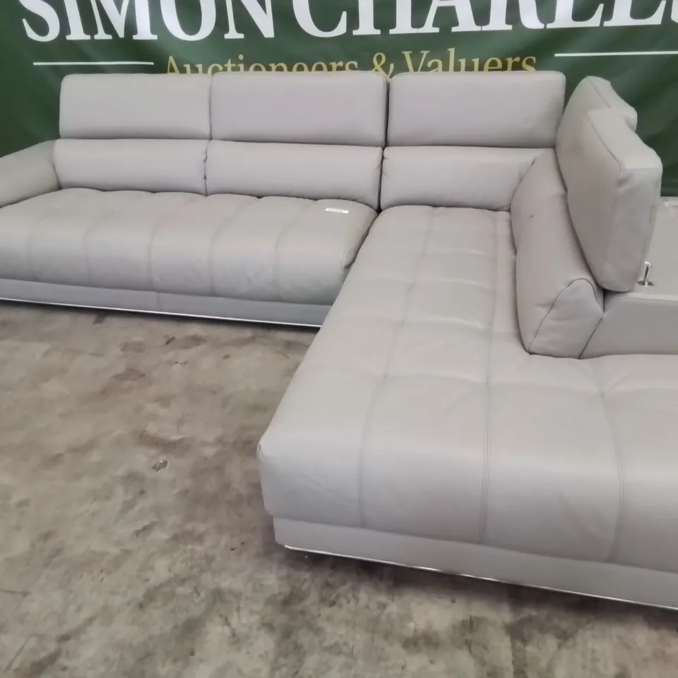 QUALITY ITALIAN DESIGNER VIVALDI CHAISE SOFA WITH ADJUSTABLE HEADRESTS LIGHT GREY LEATHER