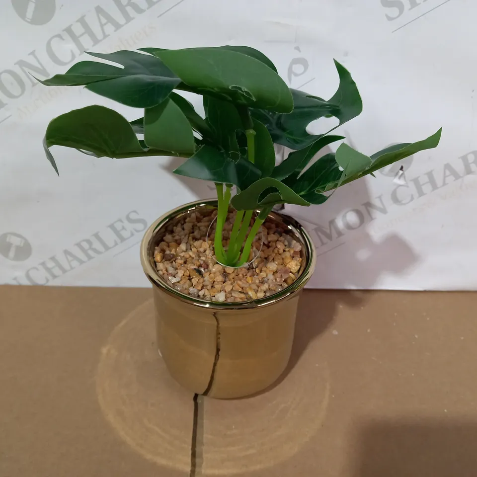 HESTIA GOLD FOOTED PLANTER WITH FAUX PLANT RRP £32