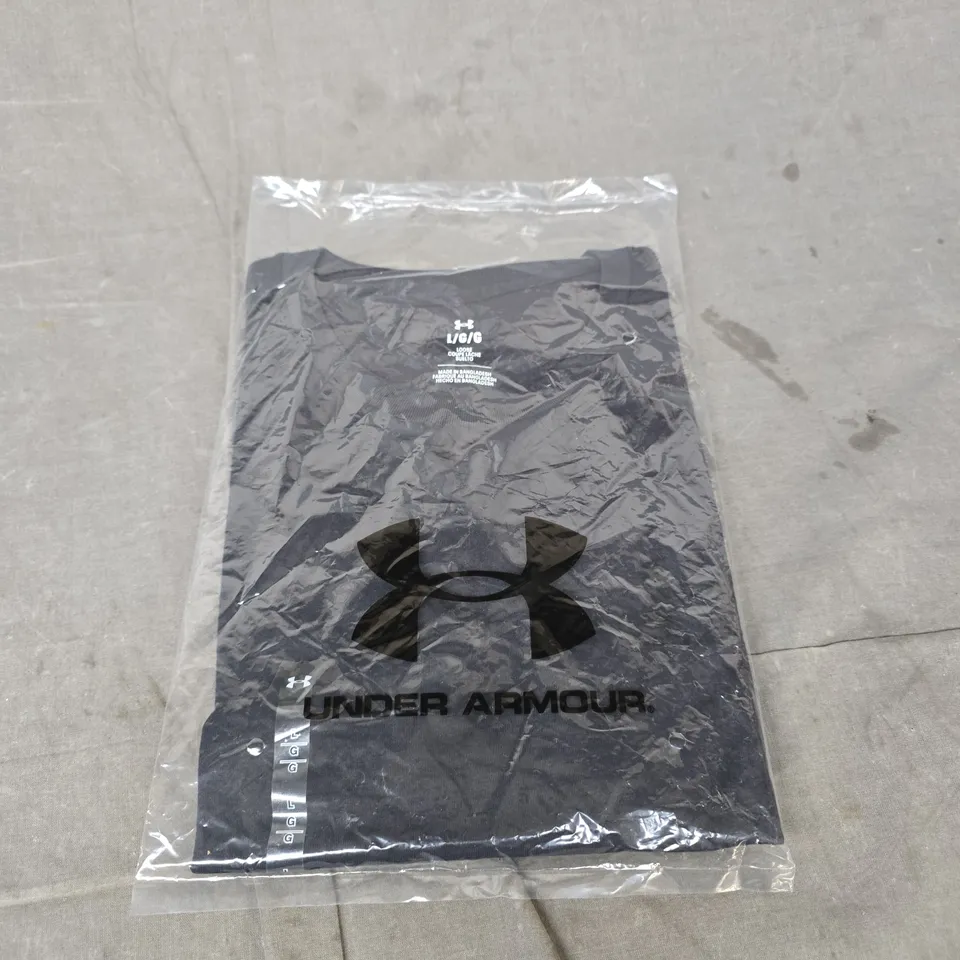 UNDER ARMOUR BLACK T-SHIRT - LARGE