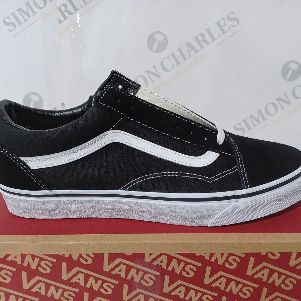 VANS OFF THE WALL OLD SKOOL IN BLACK - UK 9 