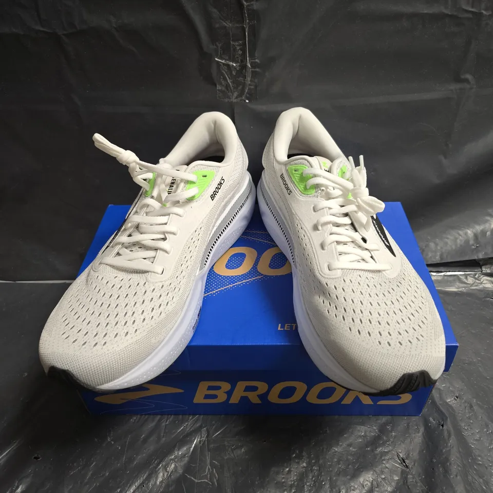 BROOKS ADRENALINE GTS 24 RUNNING SHOES – MEN'S UK 11 (US 12), LIGHT GREY WITH NEON ACCENTS