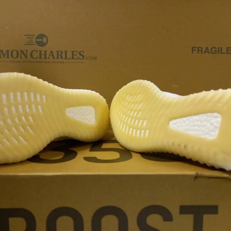 BOXED PAIR OF ADIDAS YEEZY BOOST TRAINERS - SIZE 8