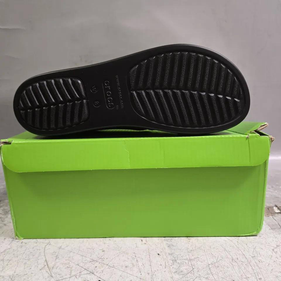 BOXED PAIR OF CROCS OPEN TOE SANDALS IN BLACK SIZE UK 6