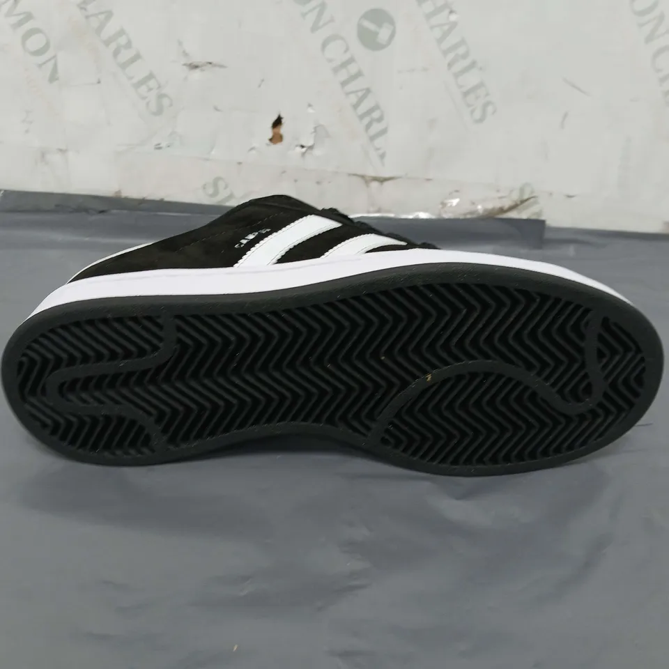 PAIR OF ADIDAS ORIGINALS CAMPUS 00'S TRAINERS SIZE 6