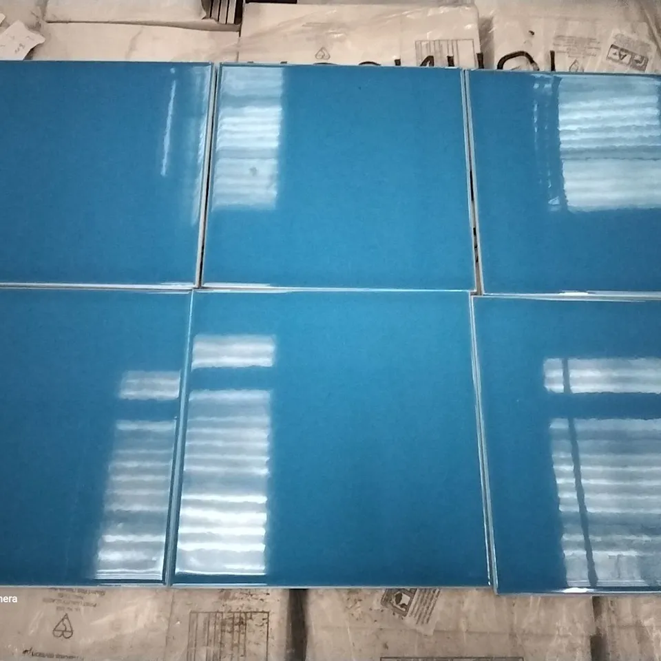 PALLET OF 96 BOXES OF 25 BRAND NEW BRIL BLUE CYCLADS ASTUCE 20x20cm TILES - EACH PACK COVERS APPROXIMATELY 1M² (TOTAL APPROX. 96 Sq.Metres)
