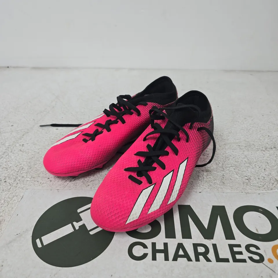 ADIDAS PINK & BLACK FOOTBALL BOOTS – UK 4