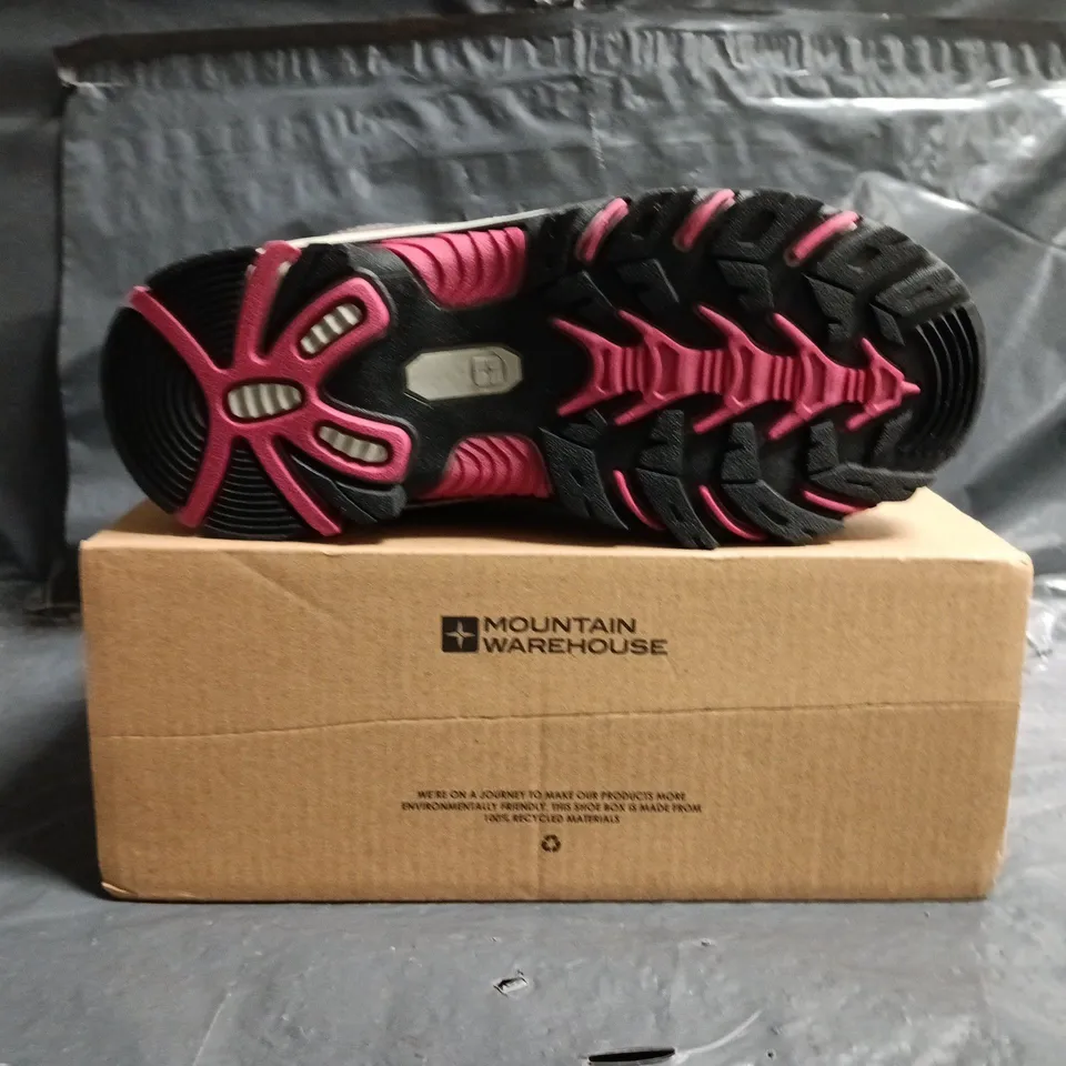 BOXED PAIR OF MOUNTAIN WAREHOUSE OSCAR 2 KIDS WALKING BOOTS IN TEAL SIZE UK 1