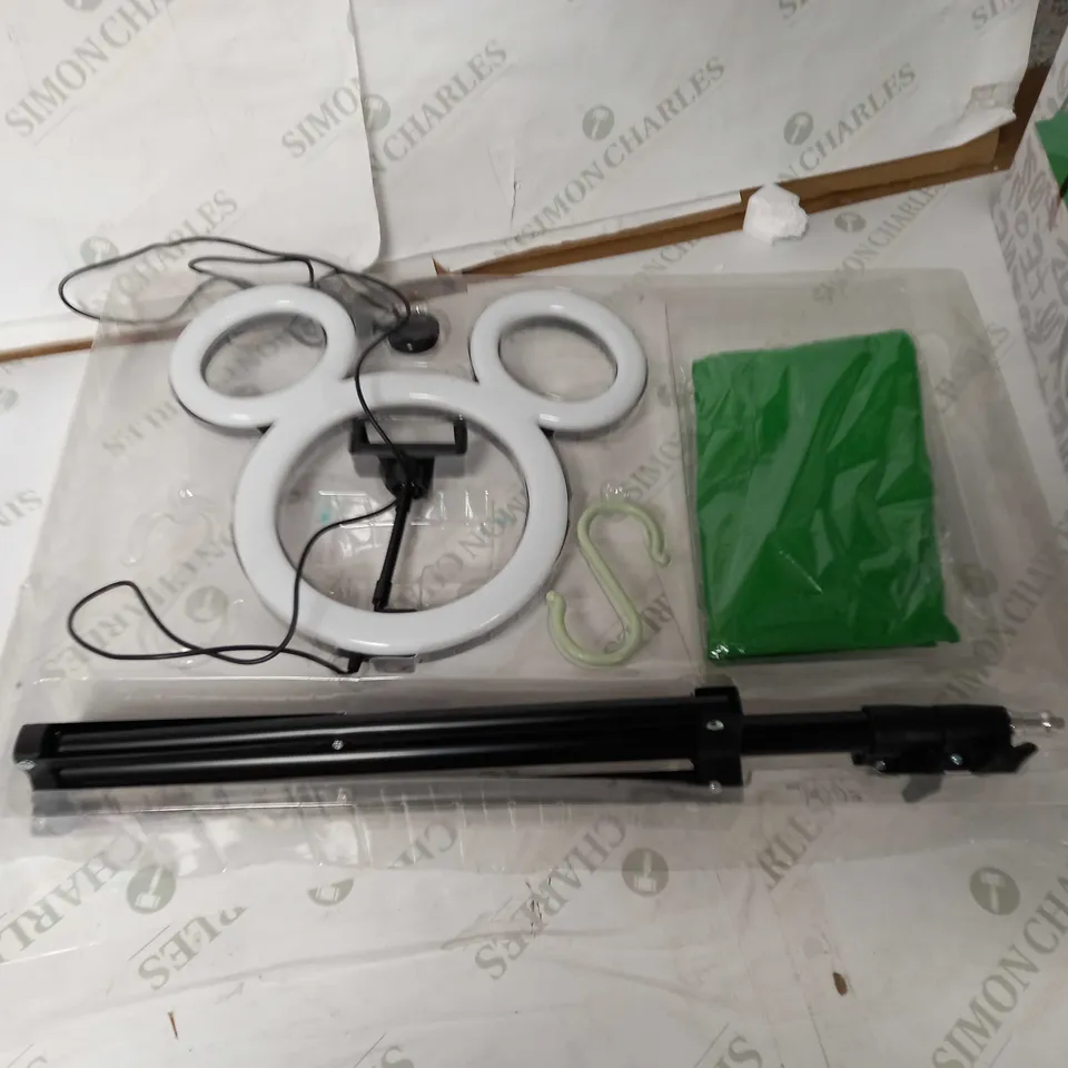 DISNEY STUDIO KIT 