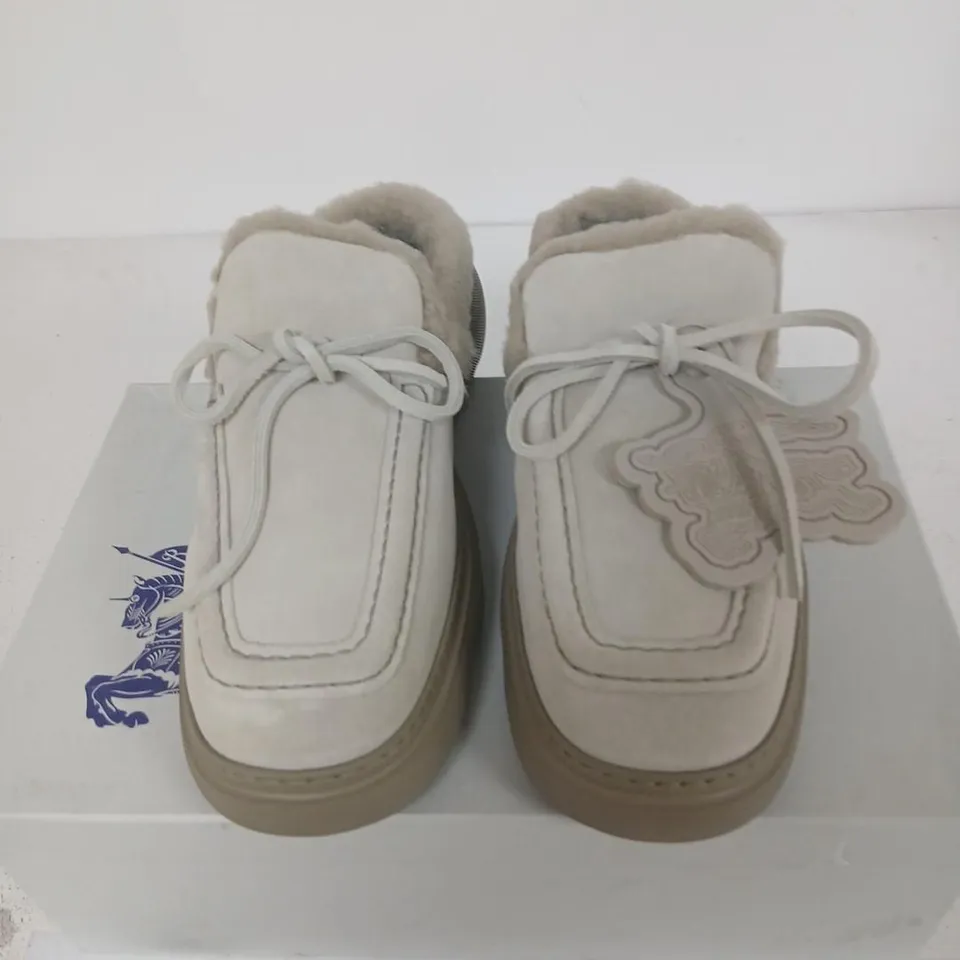 BURBERRY LEATHER MOCCASIN-STYLE SHOES WITH SHEARLING LINING – UK 8 / EU 41, CLAY
