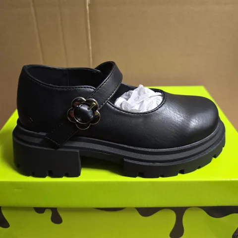 BOXED PAIR OF KOI FLUTTER JUMP KIDZ FLOWER MARY JANE SHOES - UK SIZE 11