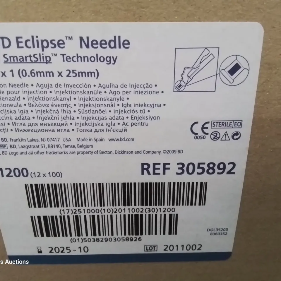 FOUR CASES EACH CONTAINING APPROXIMATELY 1200 BD ECLIPSE NEEDLES WITH SMARTSLIP 23G × 1