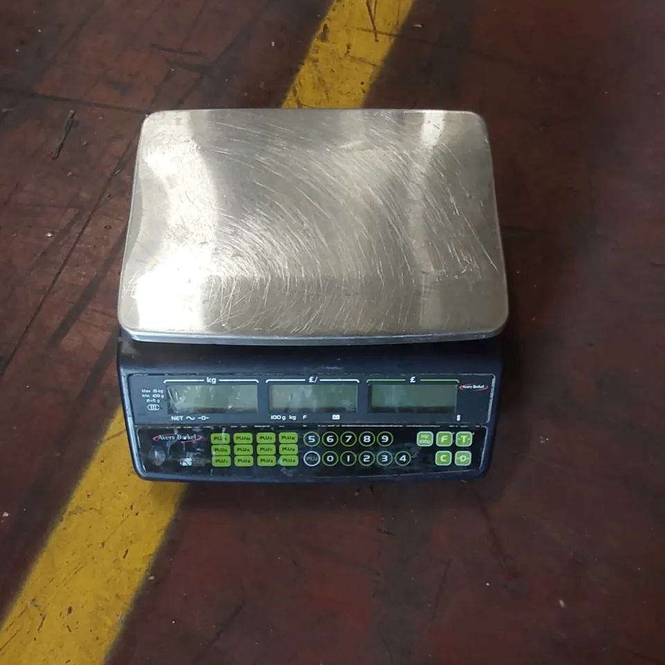 AVERY BERKEL DIGITAL SCALE